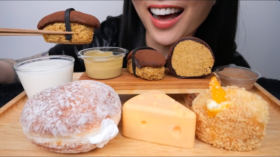 Eating Sound (Mukbang)