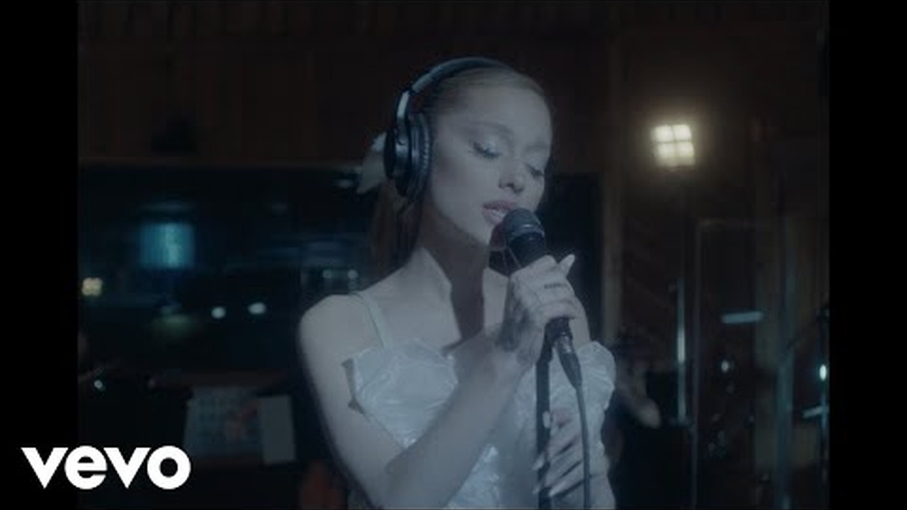 Ariana Grande - we can’t be friends live version