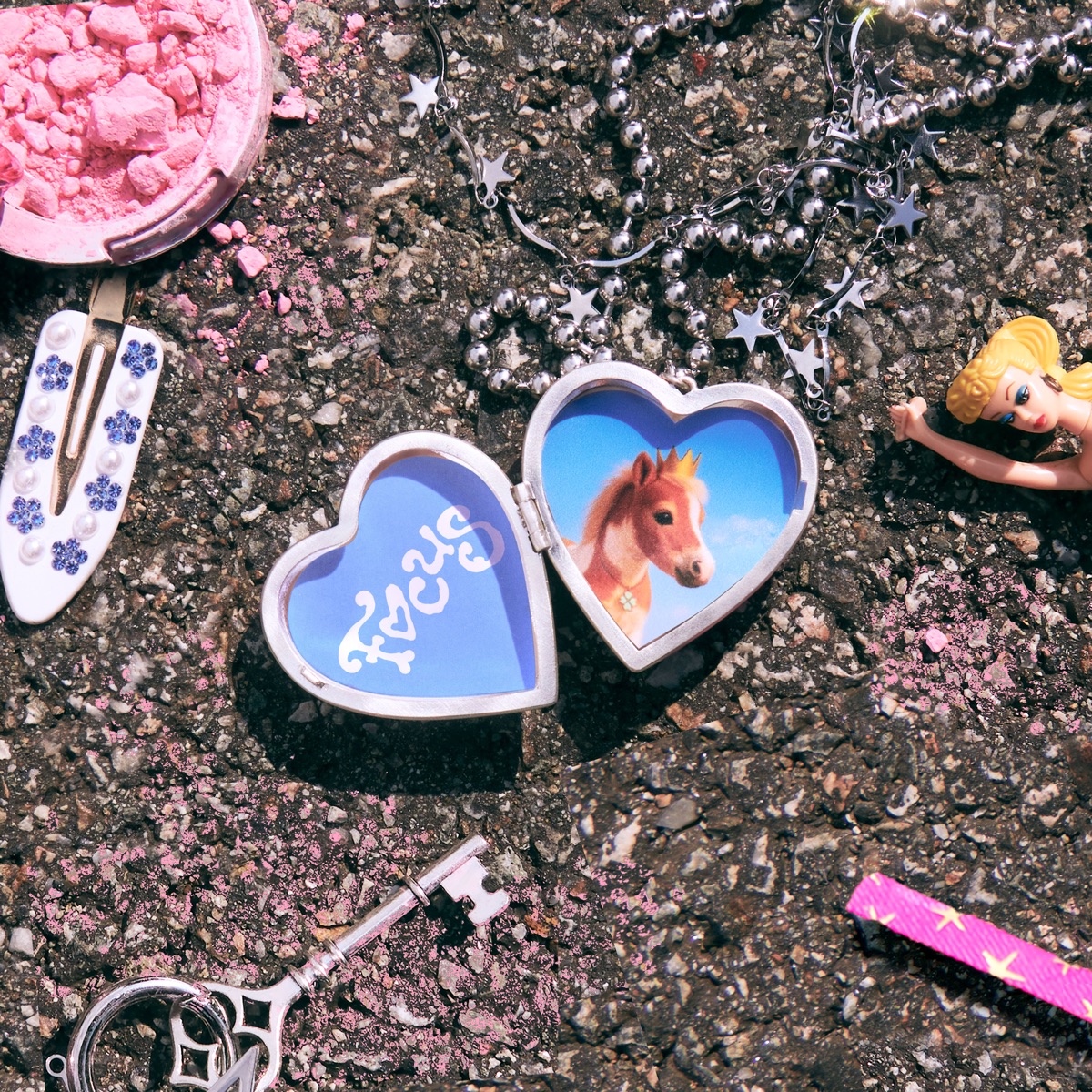 Hearts2Hearts - Blue Moon