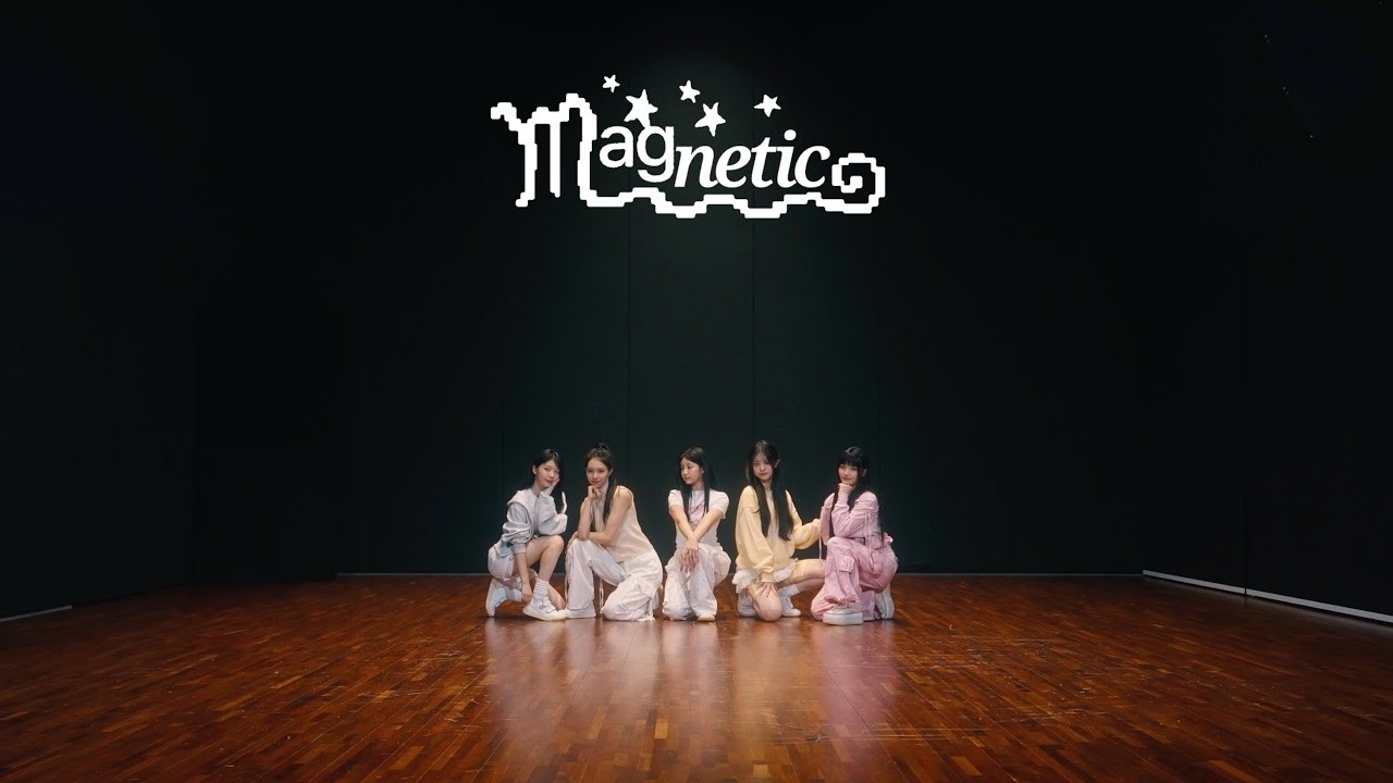 ILLIT - Magnetic Official Performance