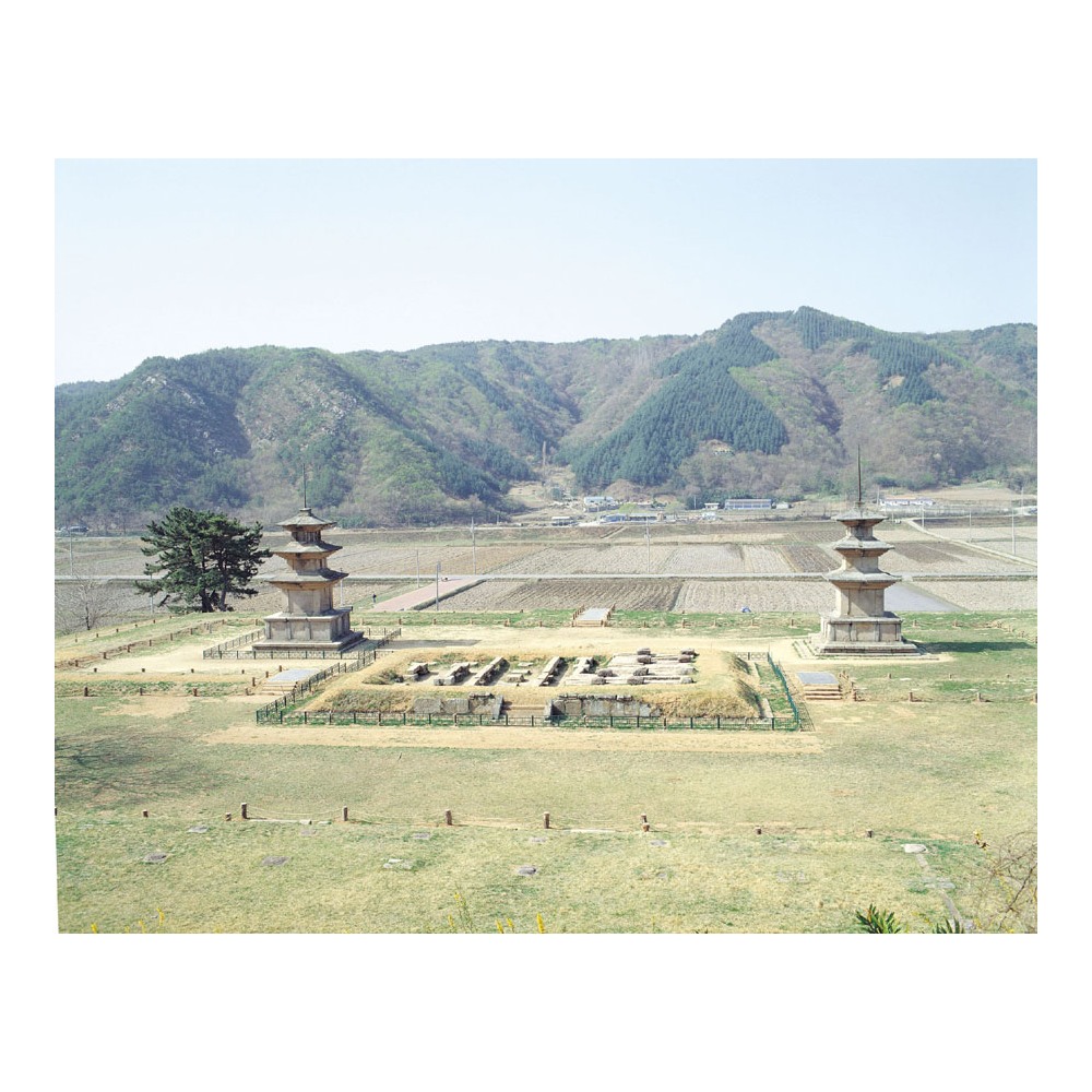경주 감은사지 동·서 삼층석탑