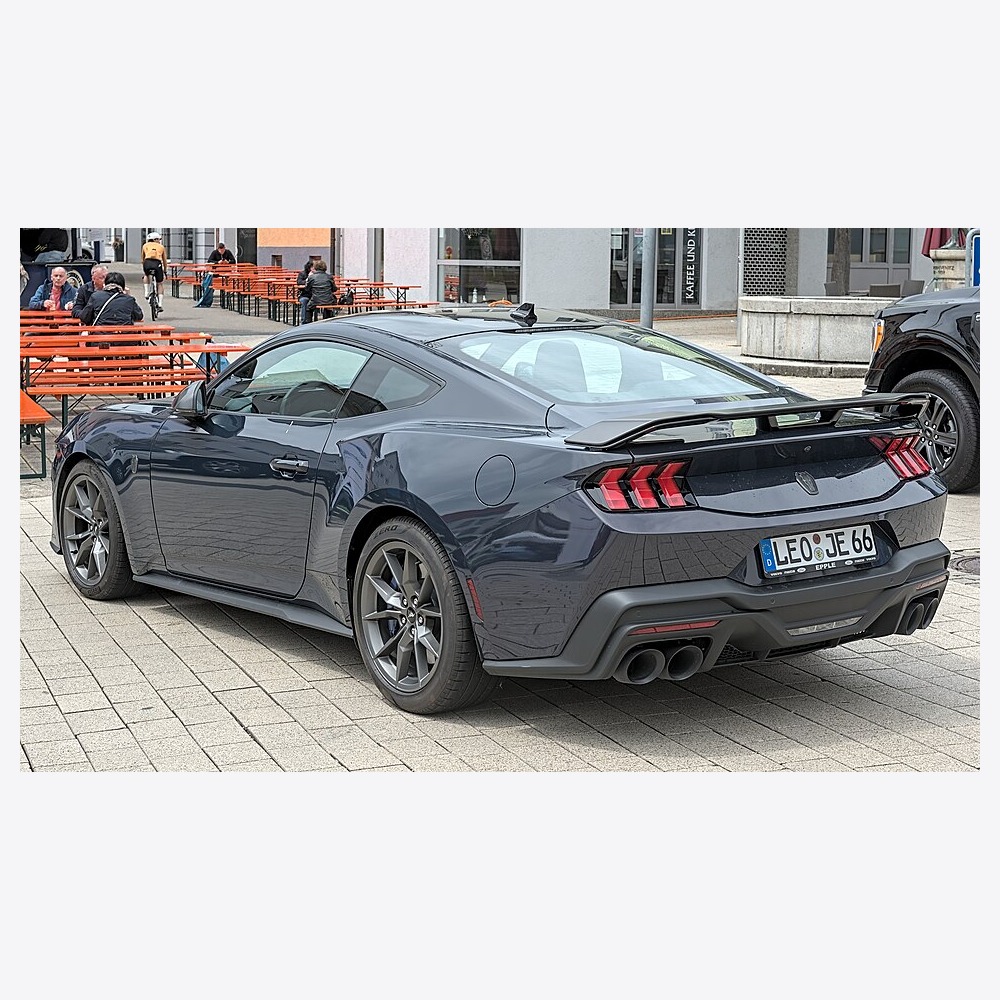 Ford Mustang Dark Horse