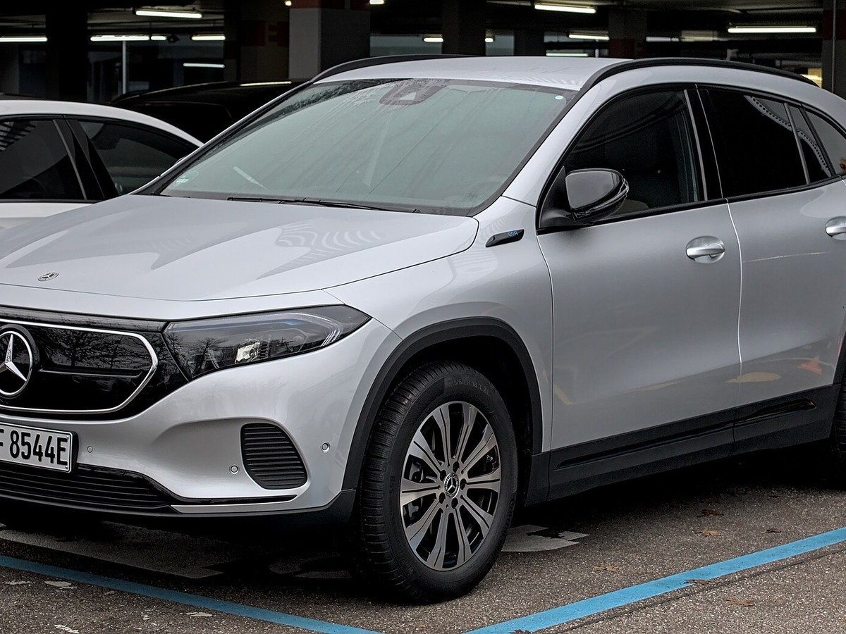 메르세데스-벤츠 EQA