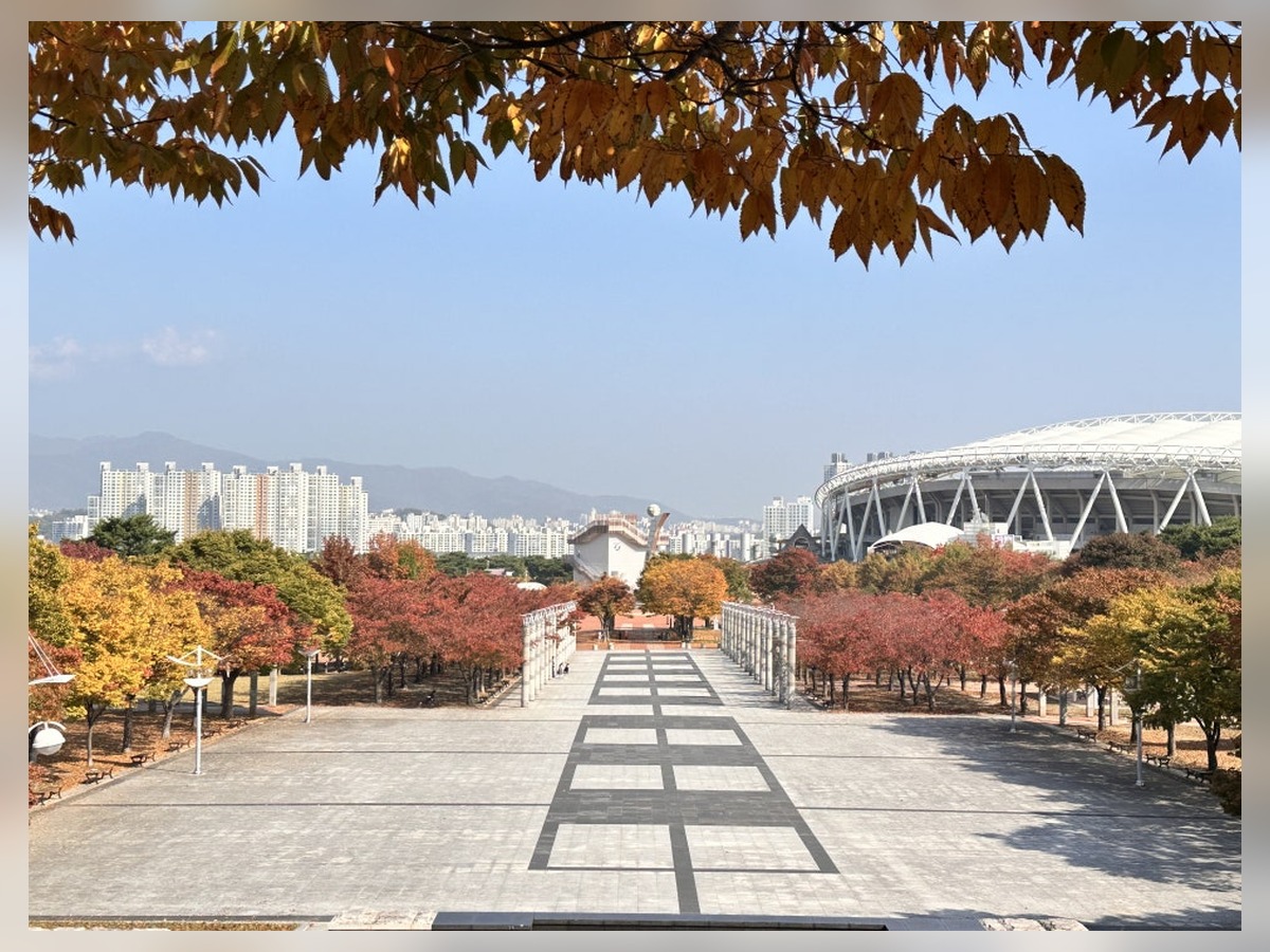 대구스타디움 서편광장