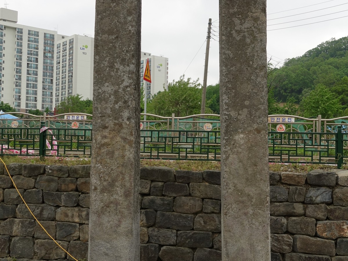 아산 읍내동 당간지주