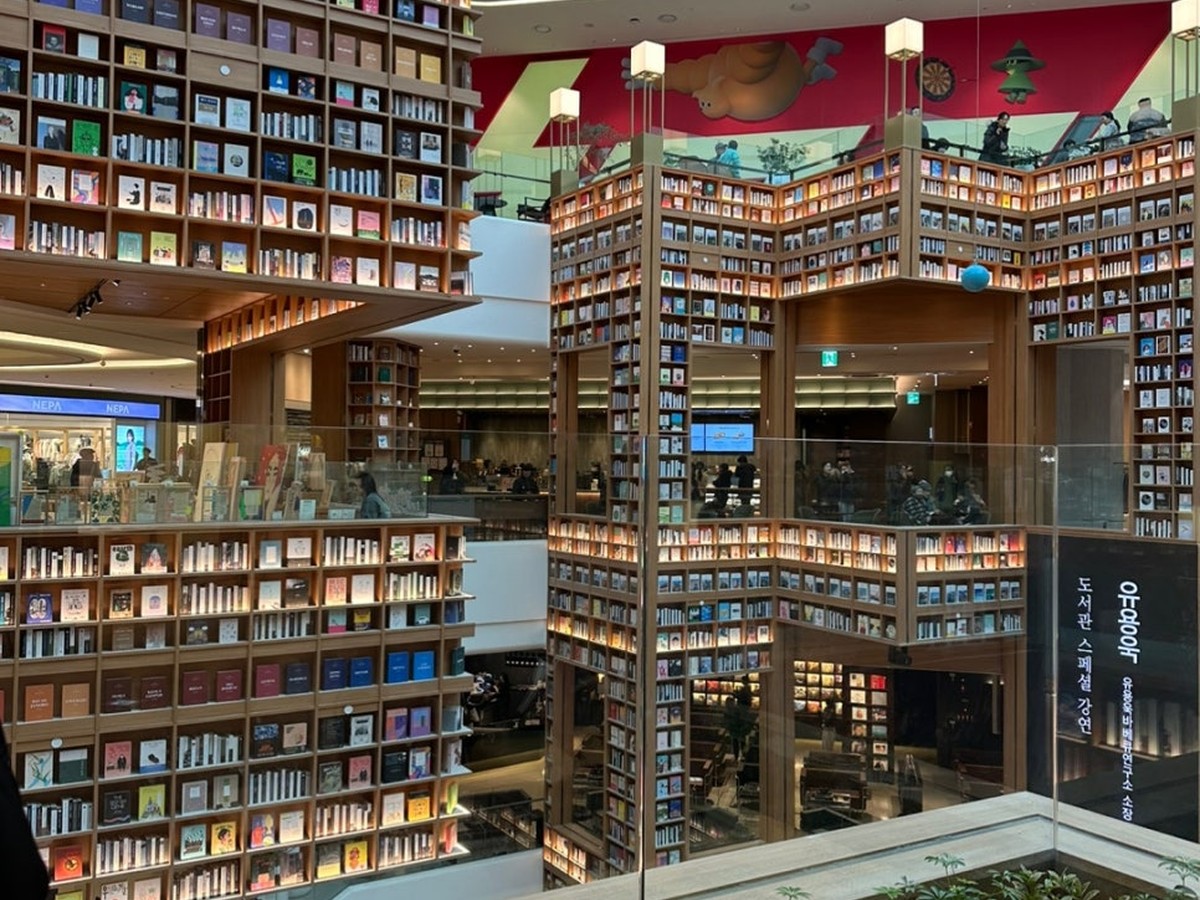 スターフィールドスウォン別マダン図書館