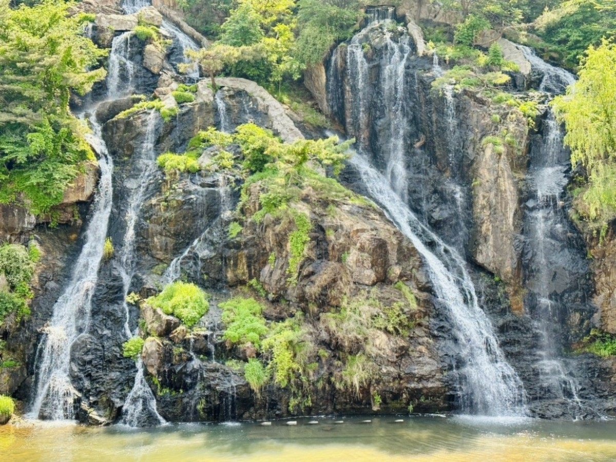 洪濟川 人工滝