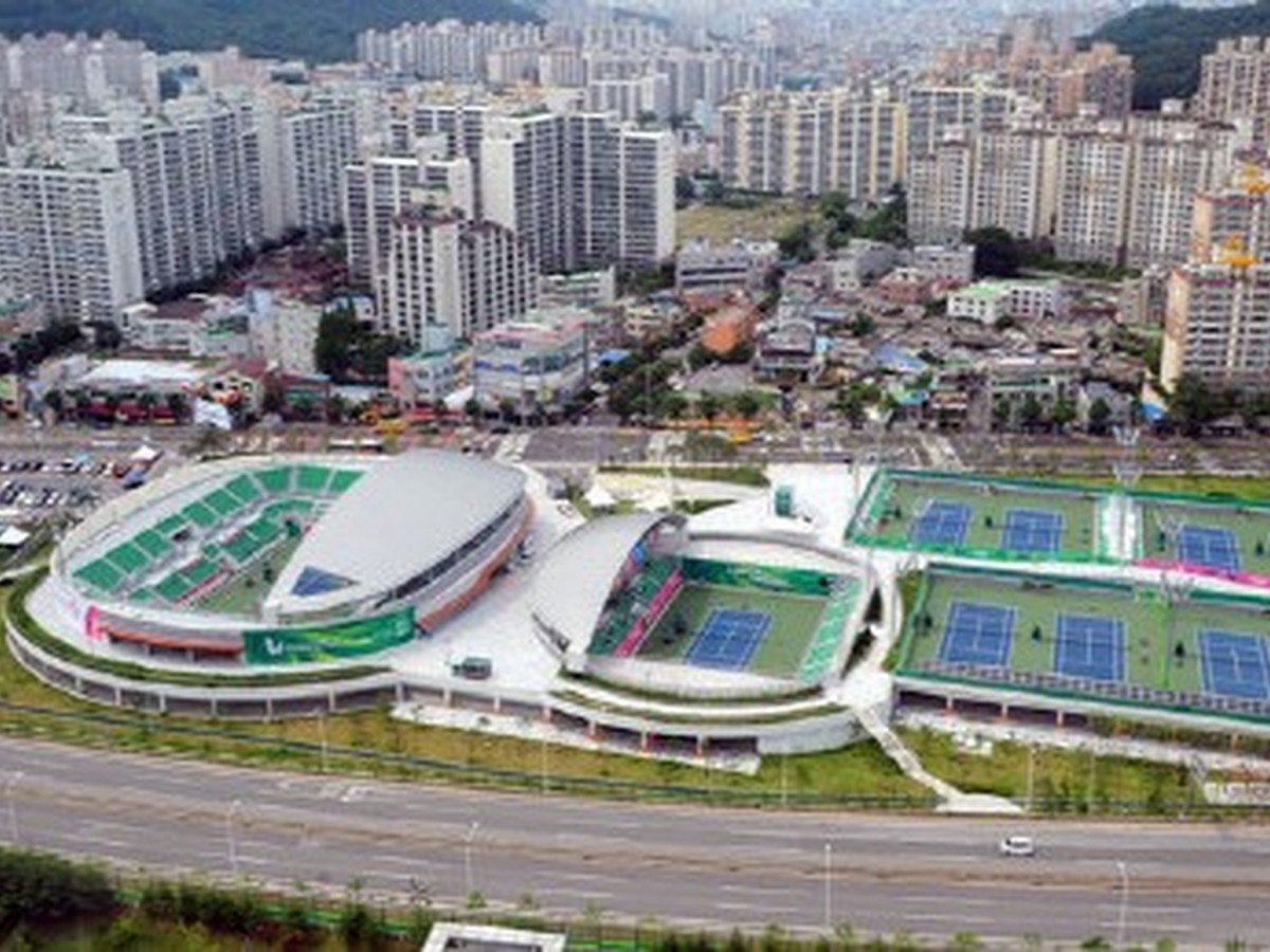 진월국제테니스장