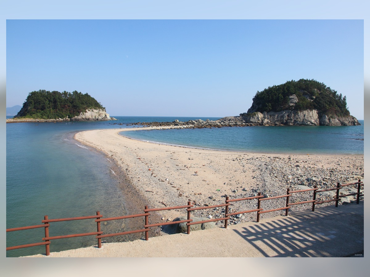 サド海水浴場 (Sado Haesu-yokjang)