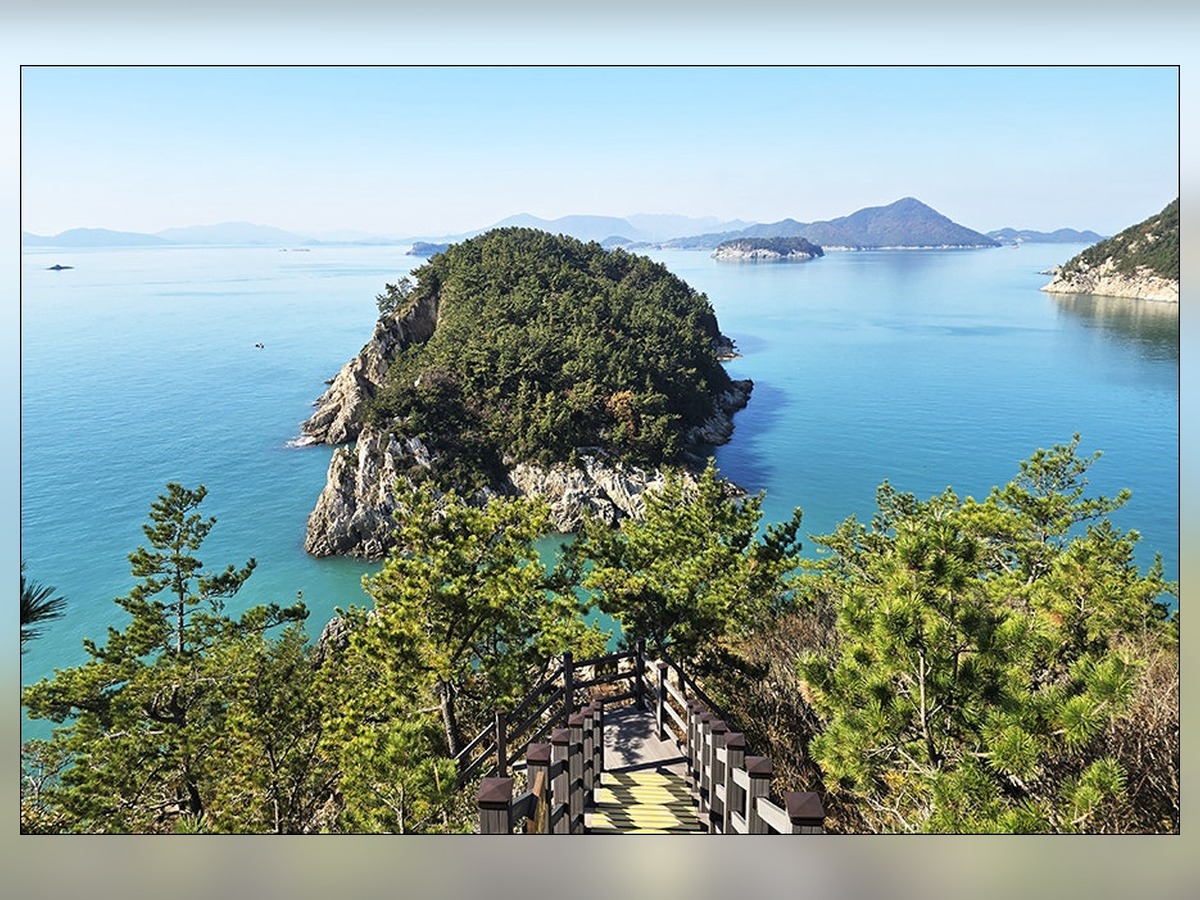 ハファ島花道 (Hahwa-do Kkaot-seom-gil)