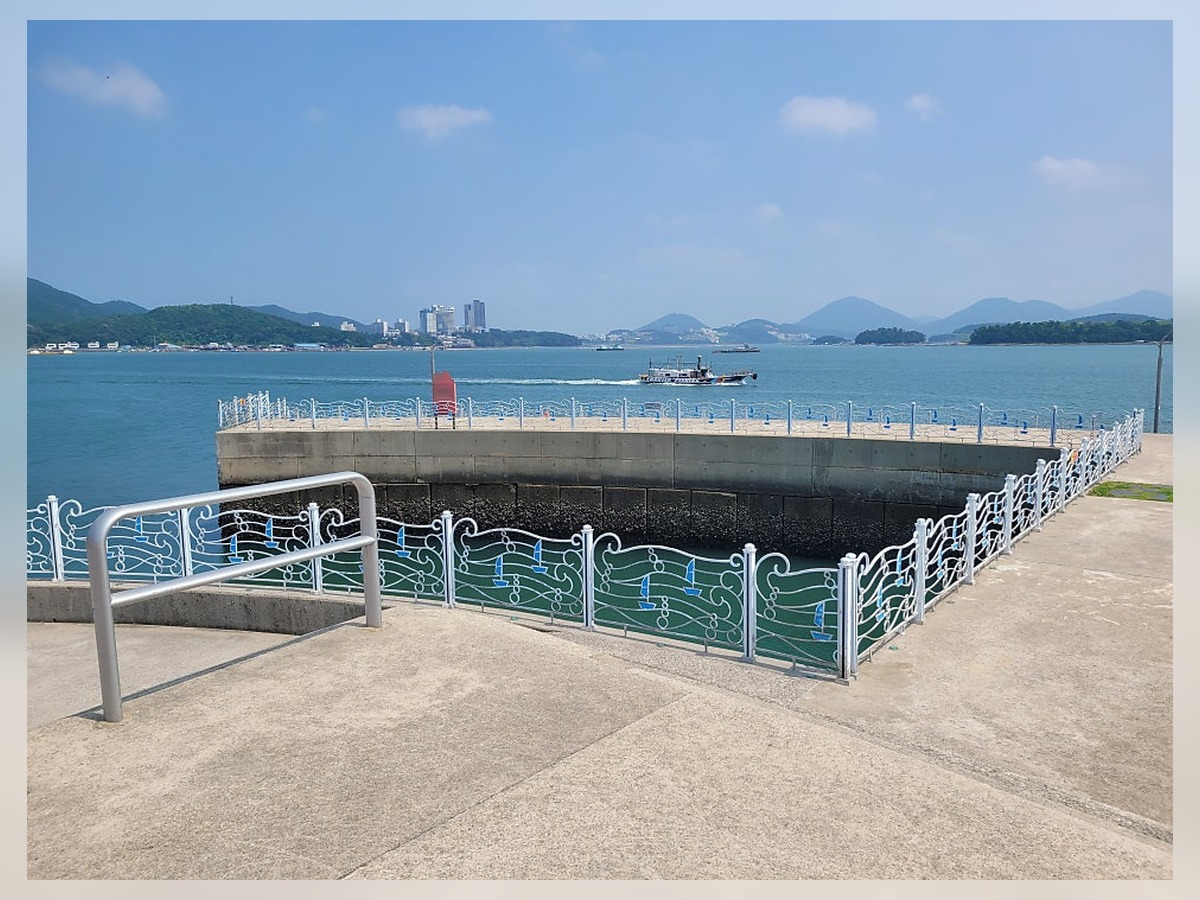 국동항수변공원