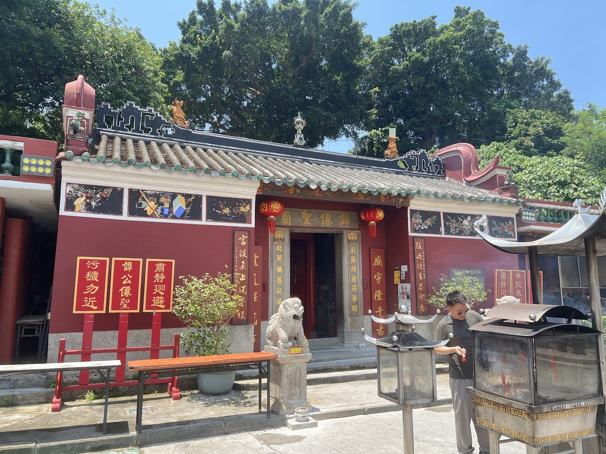 콜로안 탐쿵사원 해안