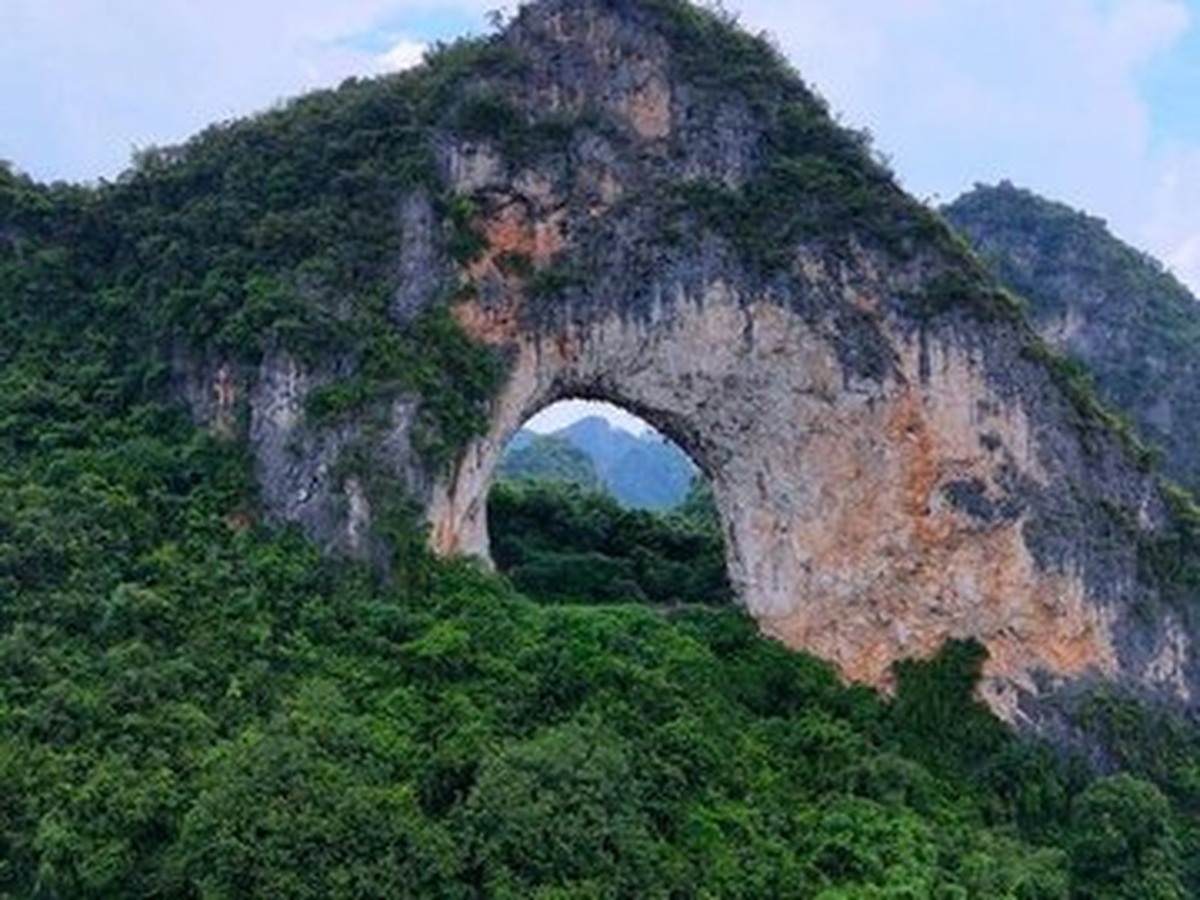 월량산