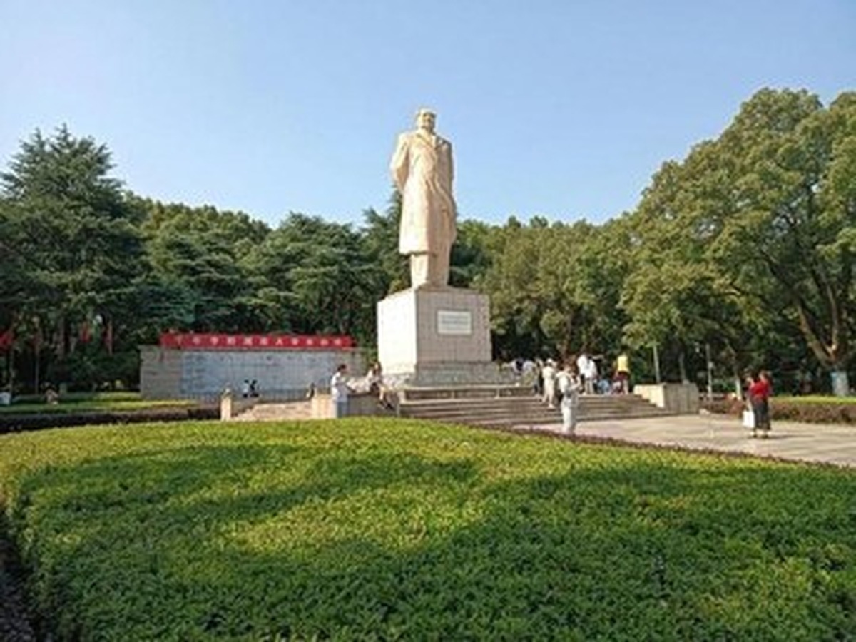 湖南大学東方紅広場